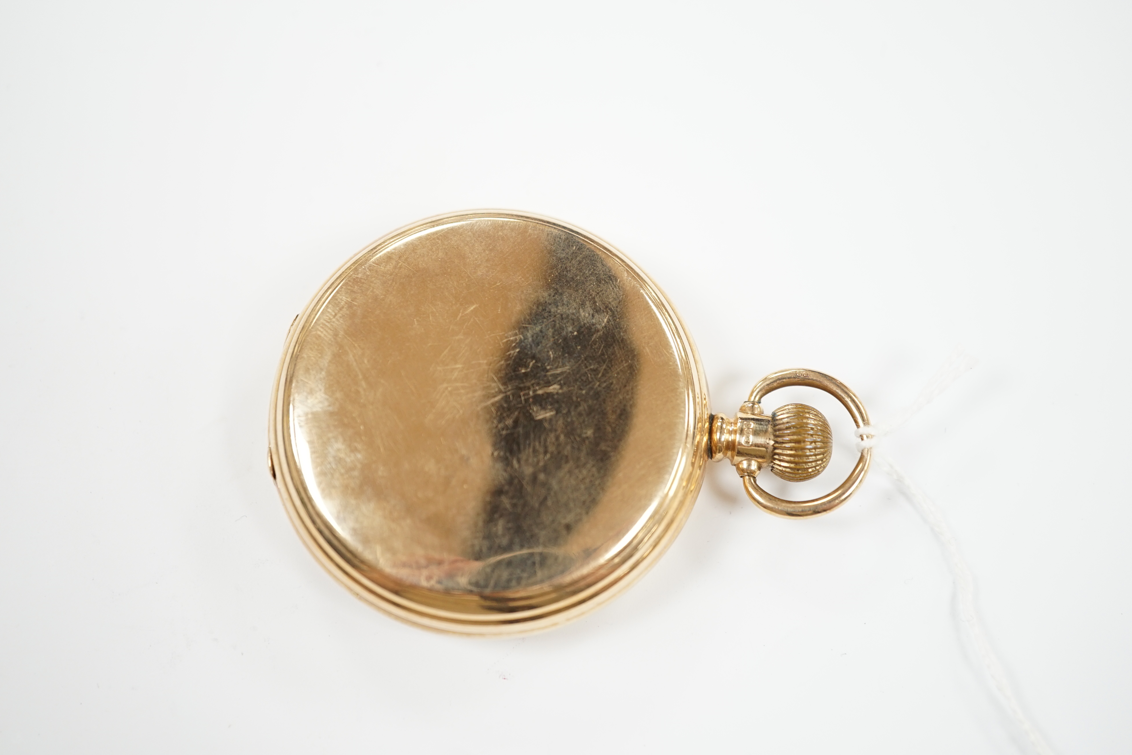 A George V 9ct gold keyless hunter pocket watch by Waltham, case diameter 50mm, gross weight 105.4 grams.